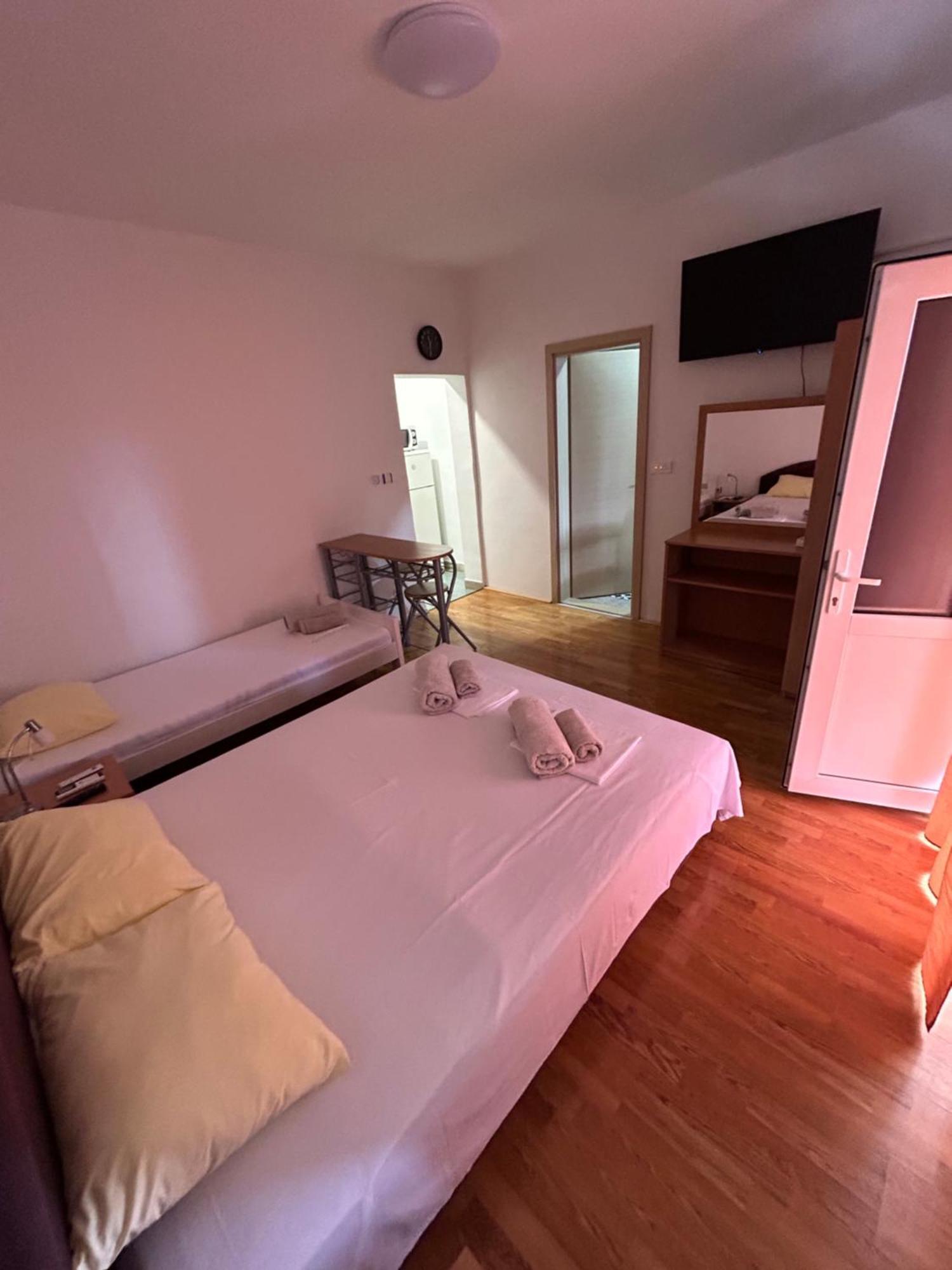 Kilic Apartments โตรกีร์ ภายนอก รูปภาพ